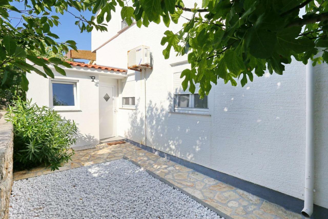 Villa Neyla Vir Dış mekan fotoğraf