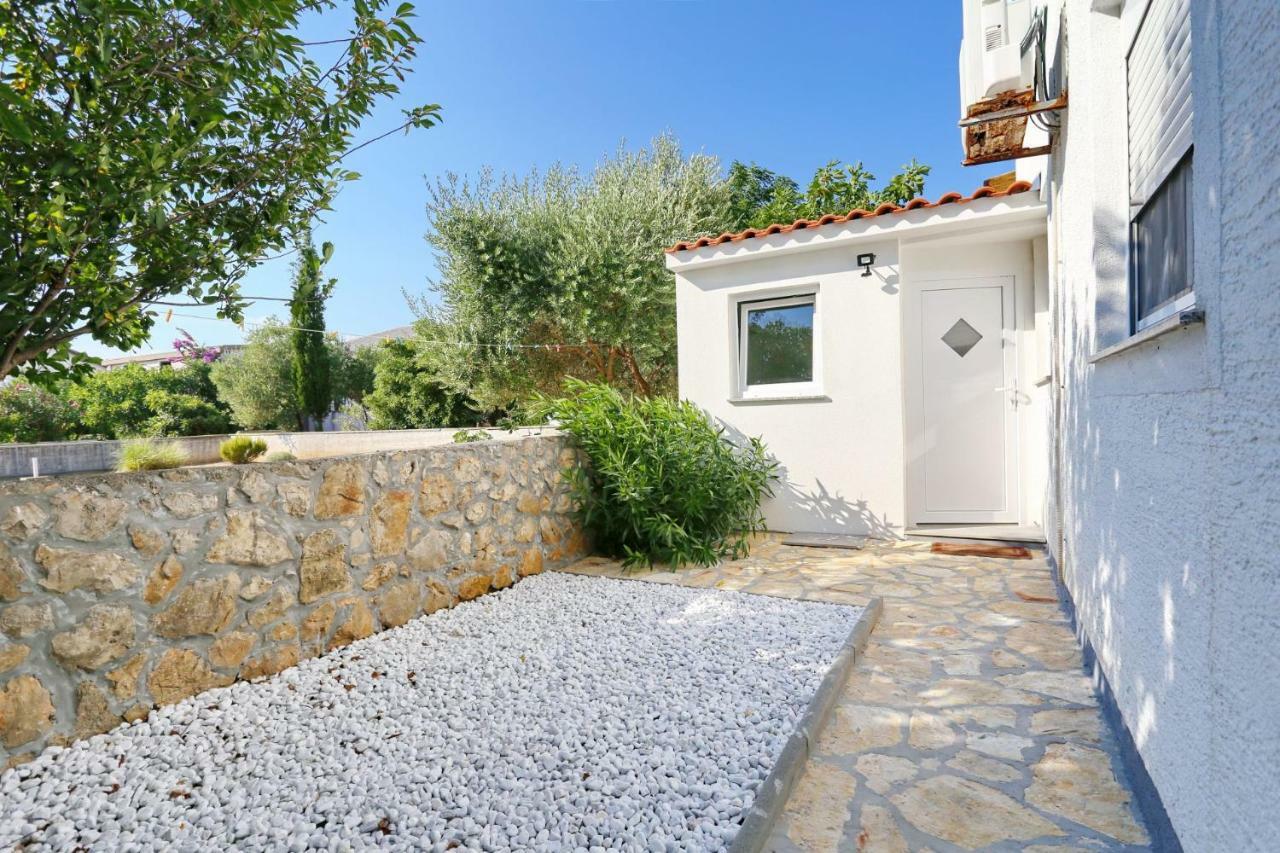 Villa Neyla Vir Dış mekan fotoğraf